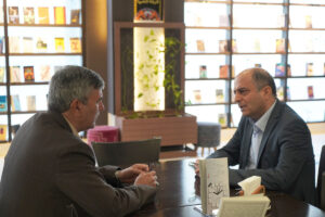 دکتر مسلم در کافه کتاب شهدای سلامت