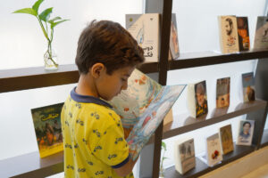 کافی شاپ و کافه کتاب مجتمع شهدای سلامت