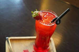 کافی شاپ و کافه کتاب مجتمع شهدای سلامت