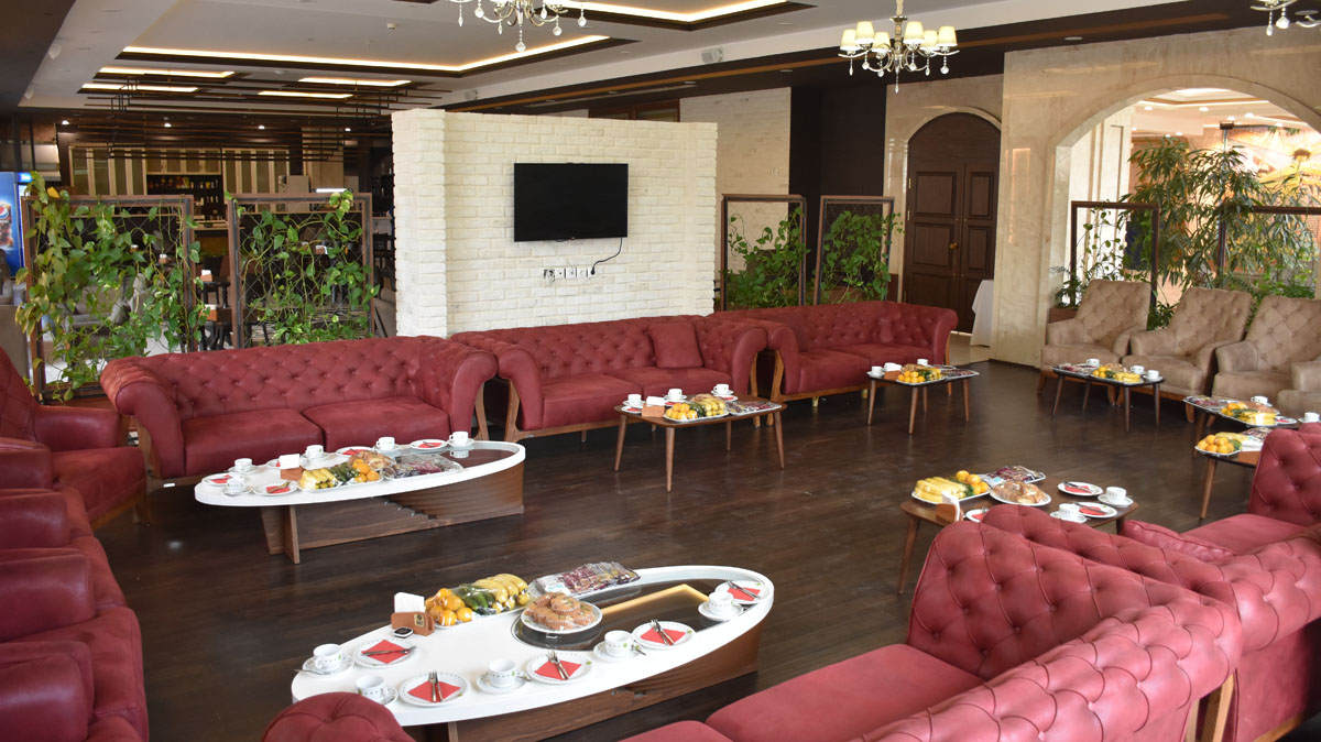 کافی شاپ و کافه کتاب مجتمع شهدای سلامت